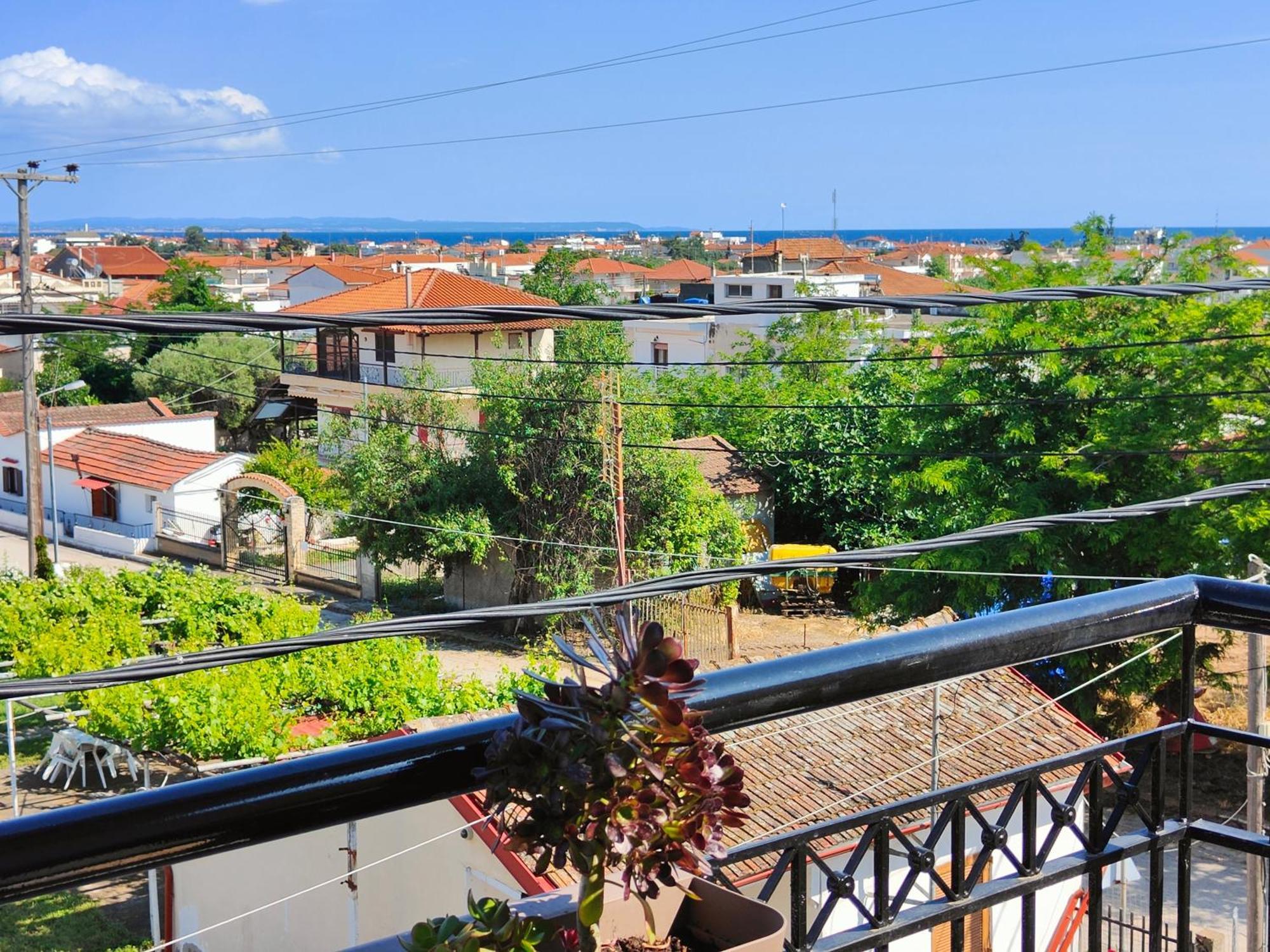 George'S Modern Apartment Nea Plagia Bagian luar foto